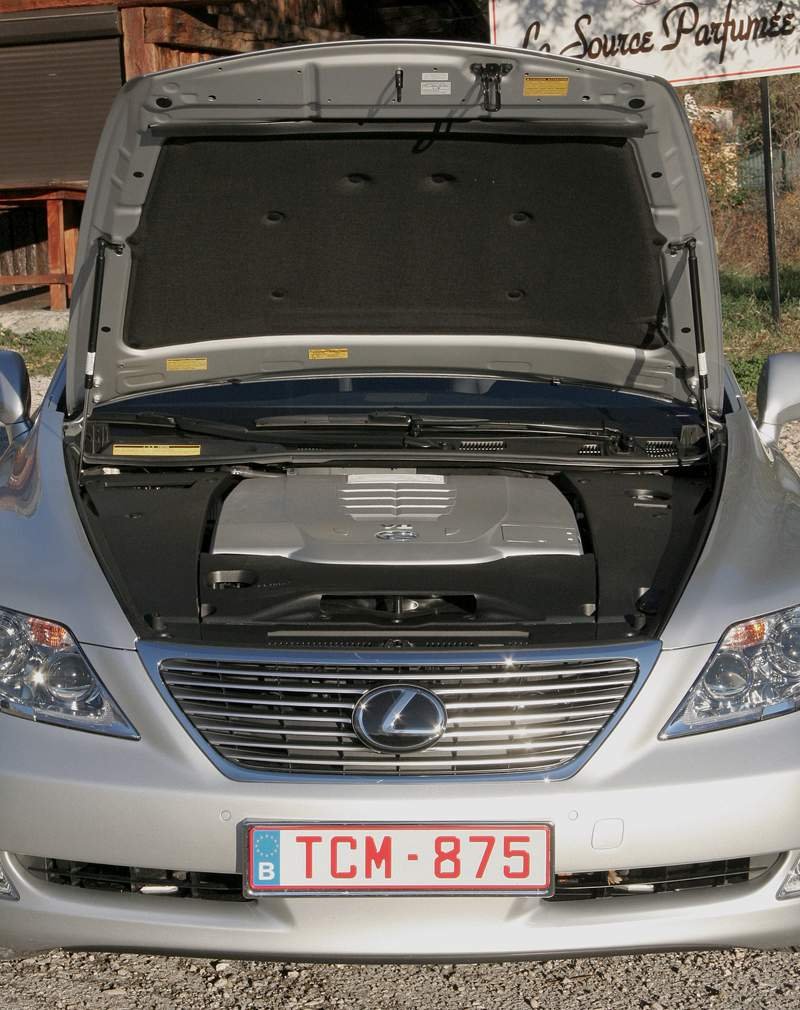 Lexus LS