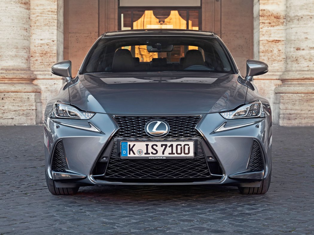 Lexus IS