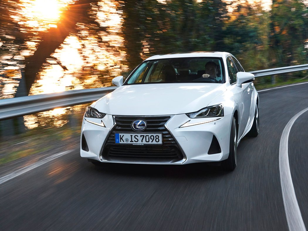 Lexus IS