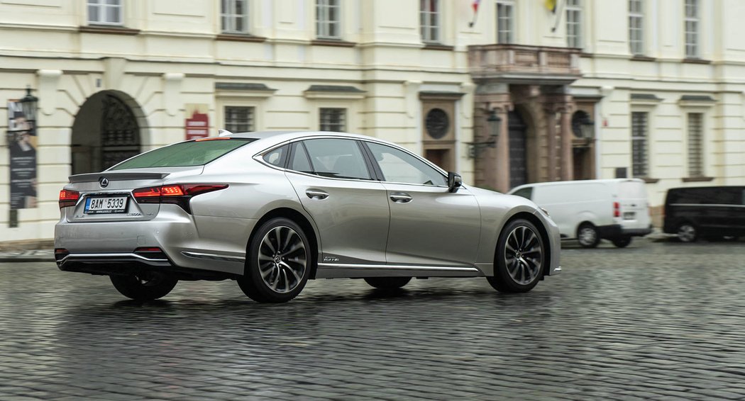 Lexus LS 500h (264 kW) Superior