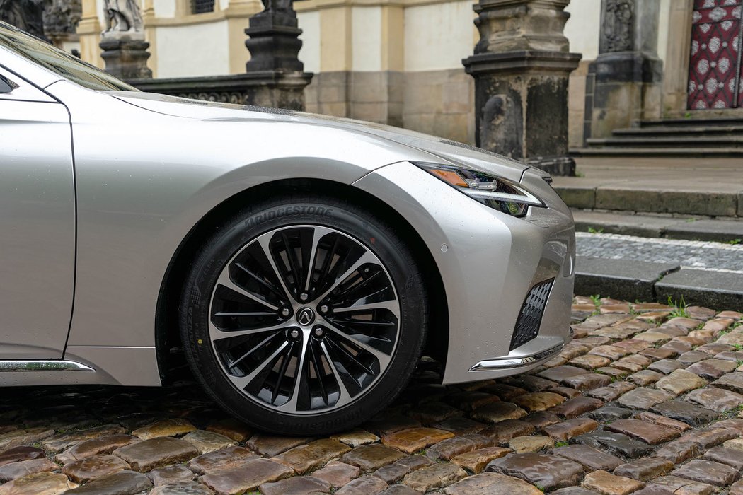 Lexus LS 500h (264 kW) Superior