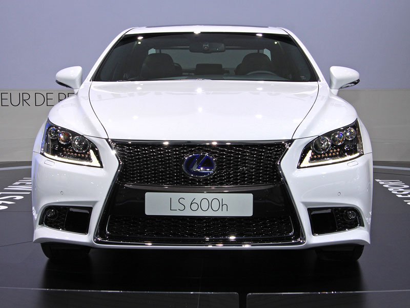 Lexus LS