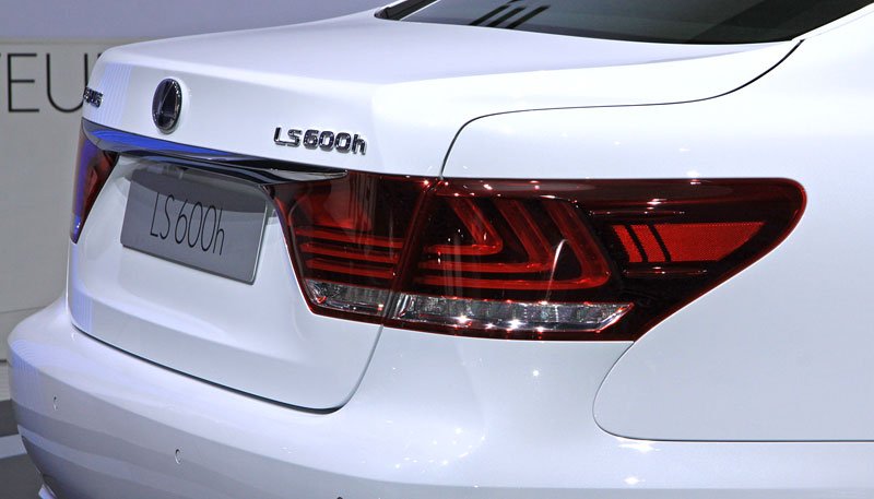 Lexus LS