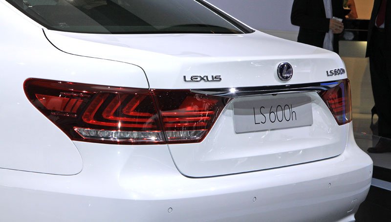 Lexus LS