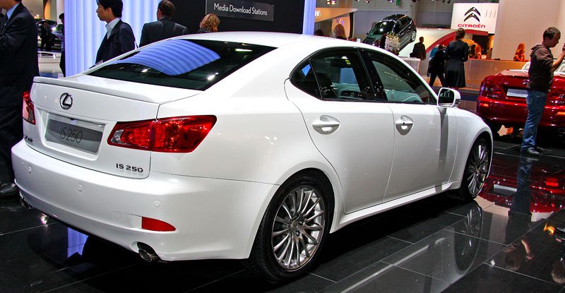 Lexus IS