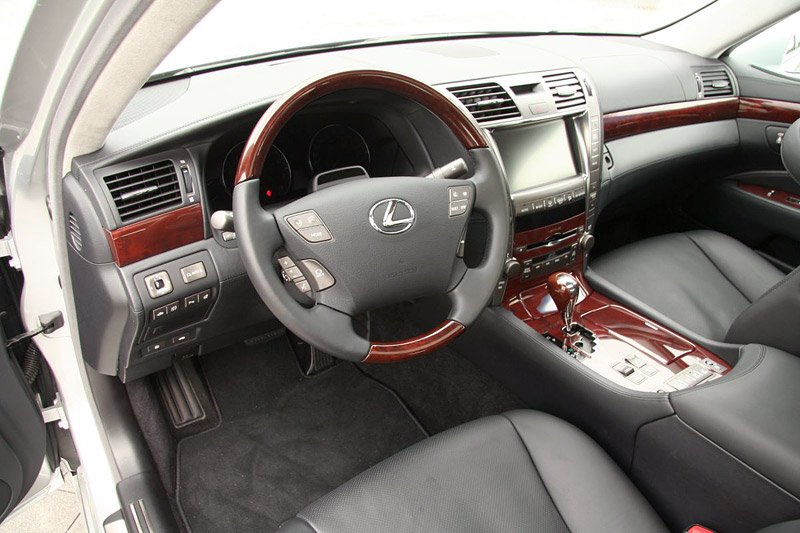 Lexus LS