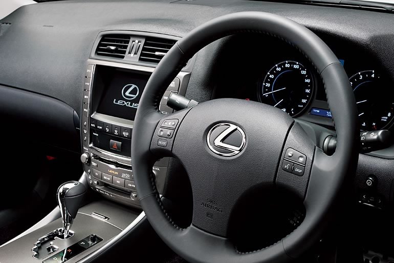 Lexus IS