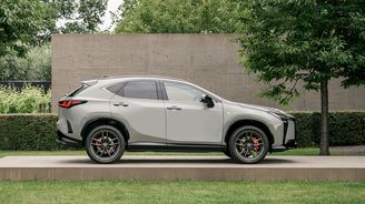 Lexus NX 450h+ F SPORT Lexus NX 450h+ F SPORT