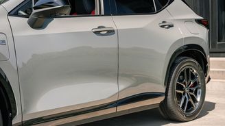 Lexus NX 450h+ F SPORT Lexus NX 450h+ F SPORT