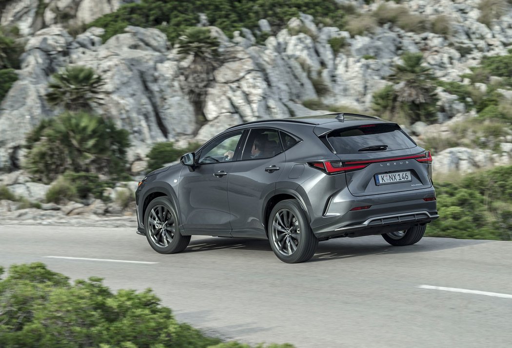 Lexus NX 450h+