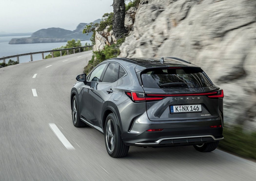 Lexus NX 450h+