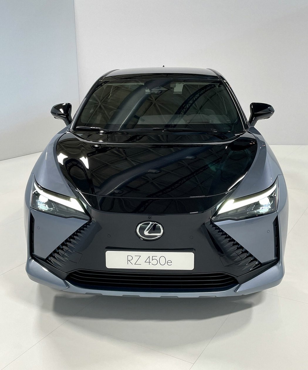 Lexus RZ 450e