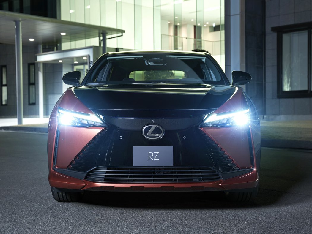 Lexus RZ 450e