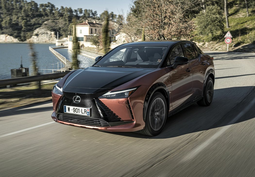 Lexus RZ 450e