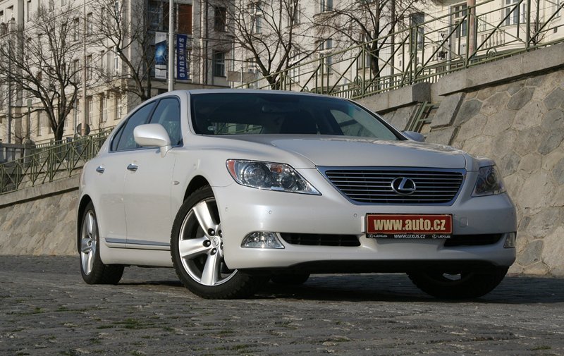 Lexus LS