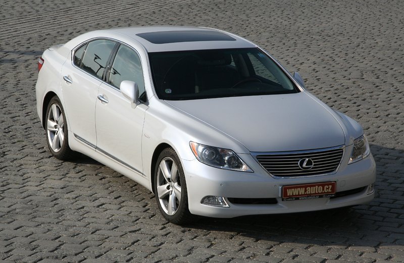 Lexus LS