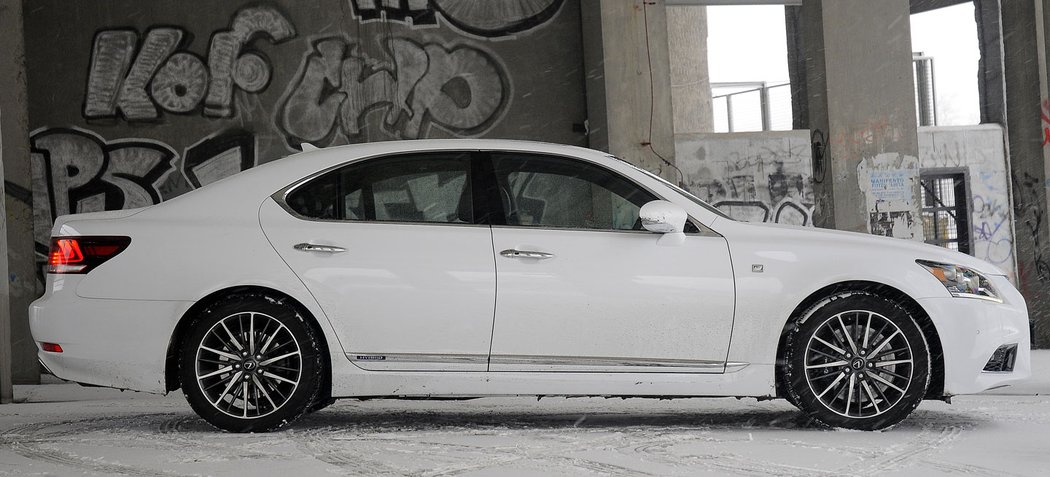 Lexus LS