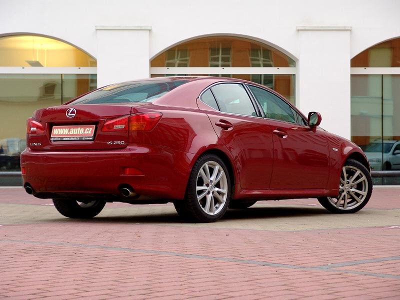 Lexus IS