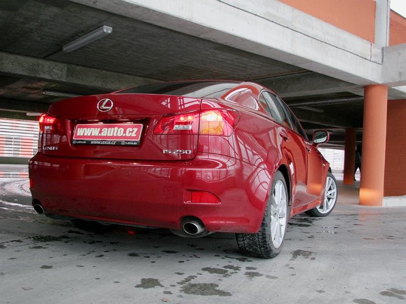 Lexus IS