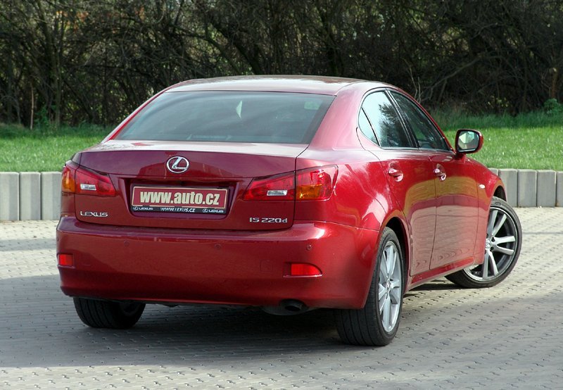 Lexus IS