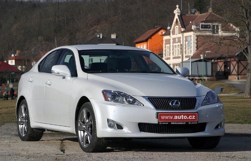 Lexus IS