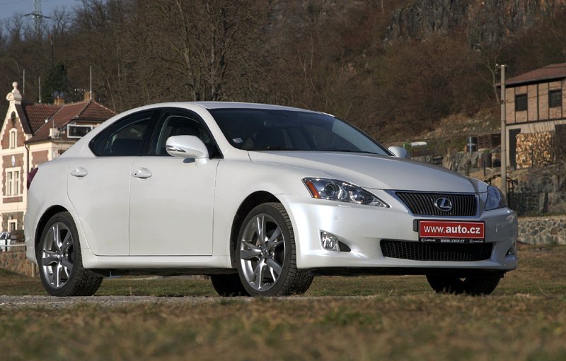 Lexus IS