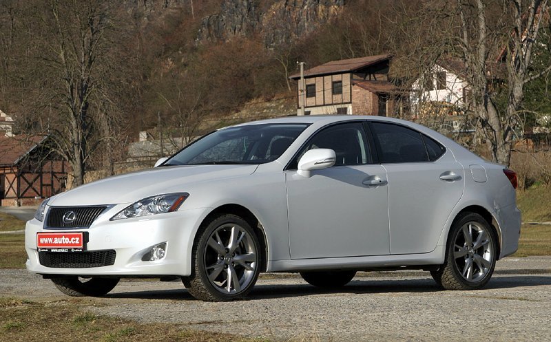 Lexus IS