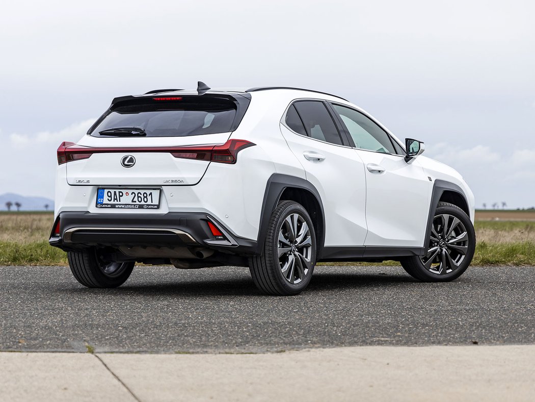 Lexus UX 250h