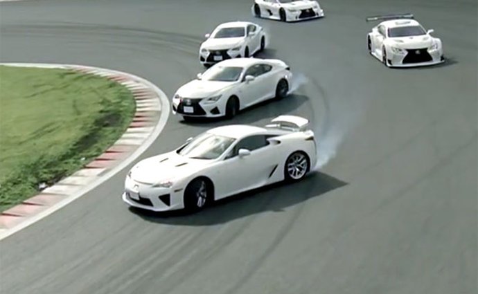 Video: Driftovací tanec Lexusů LFA a RC F