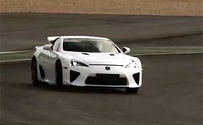 Video: Alex Wurz řídí Lexus LFA