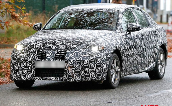 Nový Lexus IS přijde jako hybrid i šestiválec, později dostane 2,0 turbo
