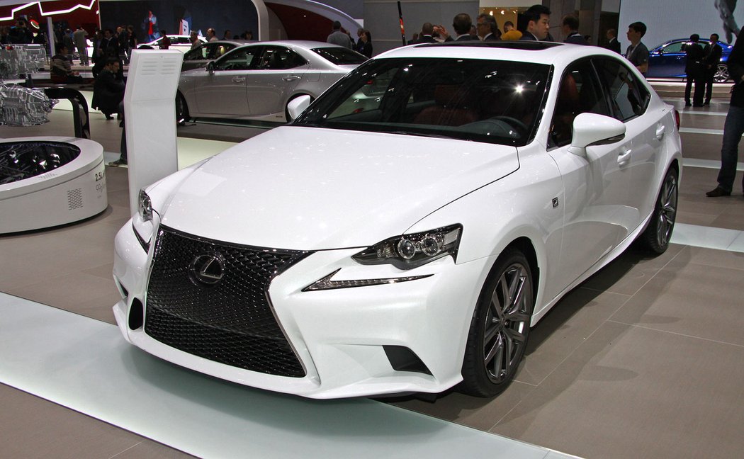 Lexus IS