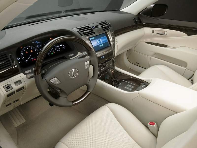 Lexus LS