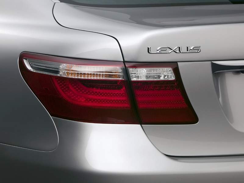 Lexus LS