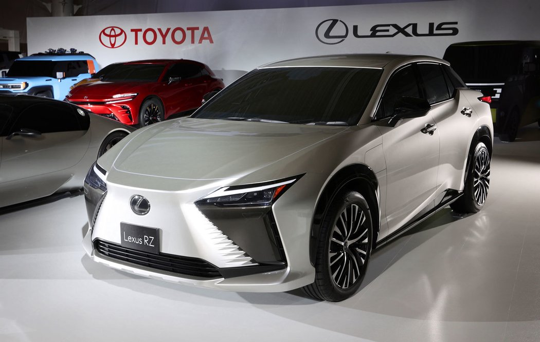 Nové modely Lexus