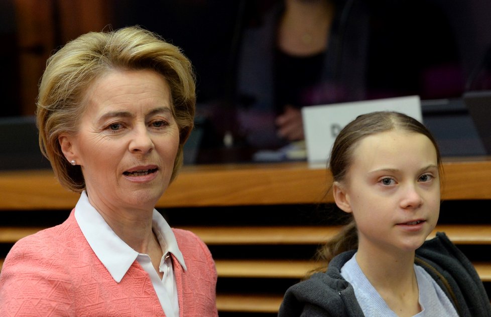 Šéfka Evropské komise Ursula von der Leyenová a švédská aktivistka Greta Thunberg
