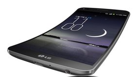 LG G Flex je mobilem s úžasnou vlastností. Jeho tělo se dokáže samo opravit.