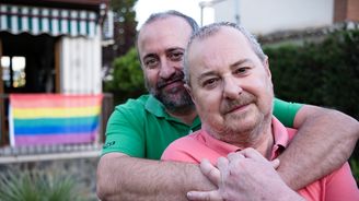 Coming out ve zralém věku? Pětina LGBTQ+ dospělých se nikdy „nevyoutovala“ Coming out ve zralém věku? Pětina LGBTQ+ dospělých se nikdy „nevyoutovala“