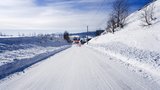 Jaký zimní posyp vybrat? Keramická varianta je šetrná k přírodě i psím tlapkám