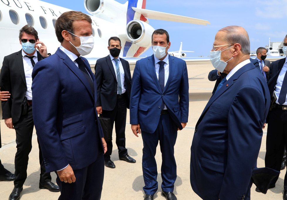 Do Bejrútu dorazil francouzský prezident Emmanuel Macron.