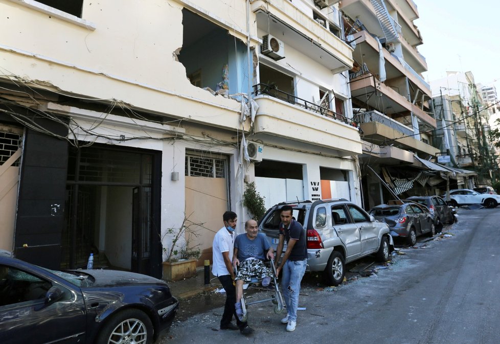Bejrút se vzpamatovává z ničivé exploze.
