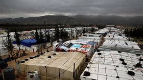 Libanon bičuje už pátý den silná bouře, která přináší množství deště a sněhu. Postihla také syrské uprchlíky v táborech na východě a severu země.