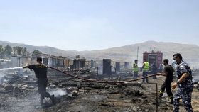 V uprchlickém táboře v Libanonu propukl velký požár.