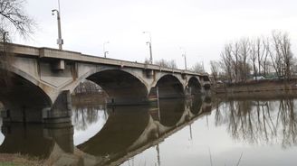 Pražský Libeňský most není kulturní památkou, rozhodlo ministerstvo. Může se i zbourat 