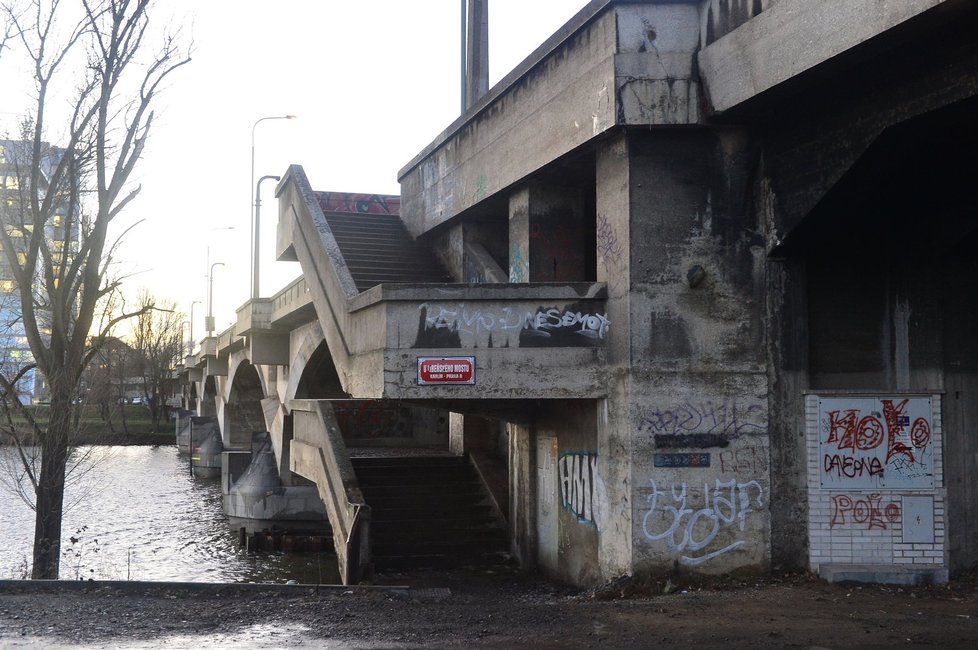 Vedení Prahy podpořilo myšlenku demolice Libeňského mostu.