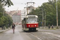 Inspektor ujel tramvají i s cestujícími!