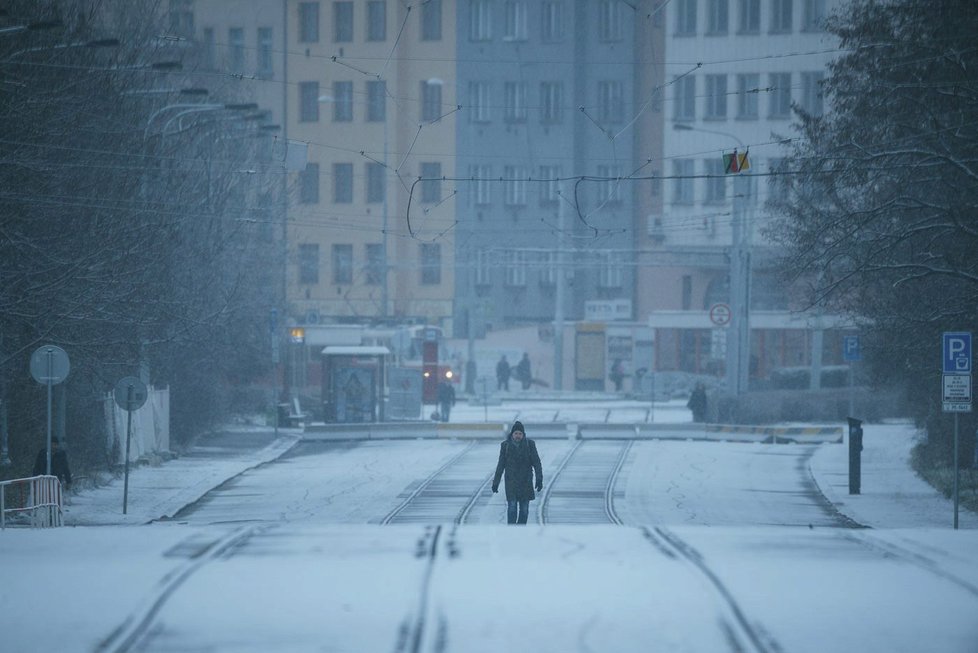 Takto to na uzavřeném Libeňském mostě vypadalo v neděli 21. ledna 2018