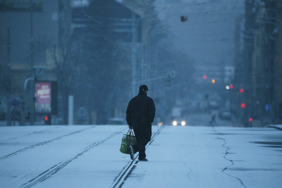 Takto to na uzavřeném Libeňském mostě vypadalo v neděli 21. ledna 2018