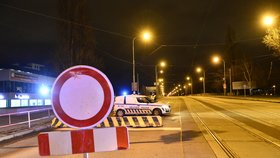 Libeňský most byl v noci na pátek uzavřen.