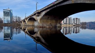 Libeňský most zbourat, nebo opravit? Politici mají mezi sebou zásadní rozpory